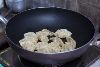 フライパンやホットプレートで焼く