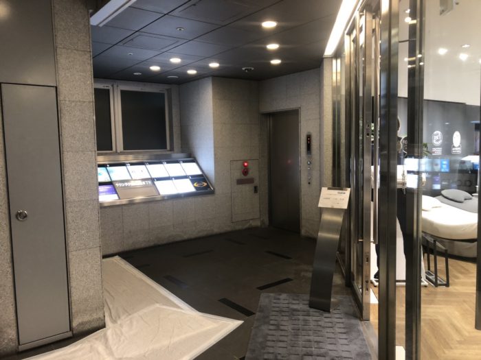 ライザップ銀座店の入り口
