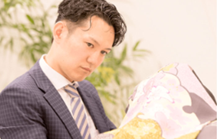 ステップ3:指定した日時に査定員が訪問してくるので、切手を査定してもらう