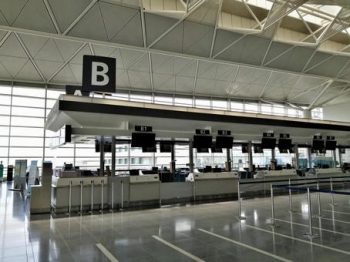 海外wifiを空港で受け取る